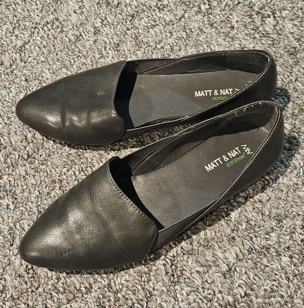 Matt And Nat Flats Size 37